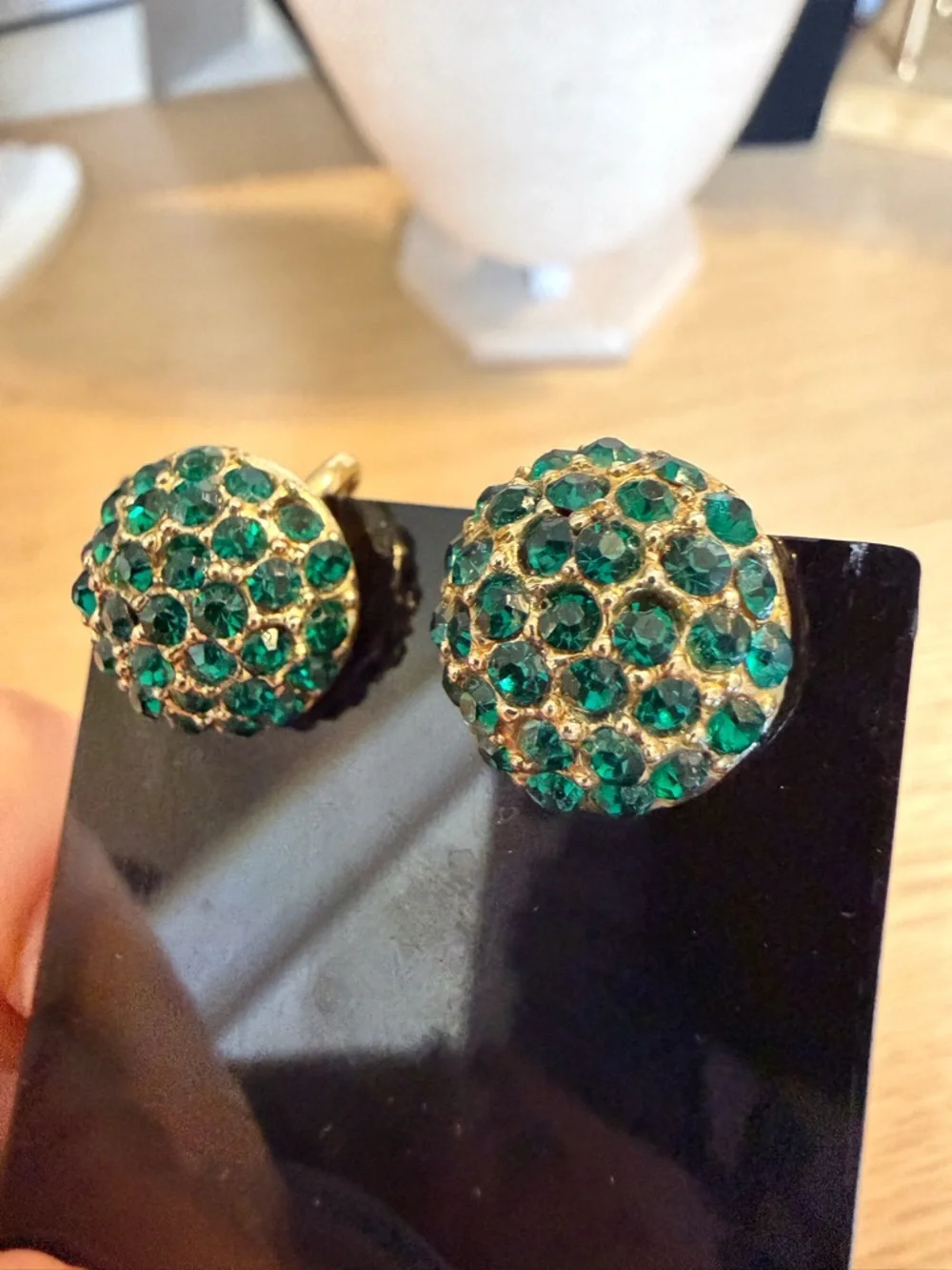 Vintage Coro Green Rhinestone Dome Screw Back Earrings Gold Tone Mid‎ Century